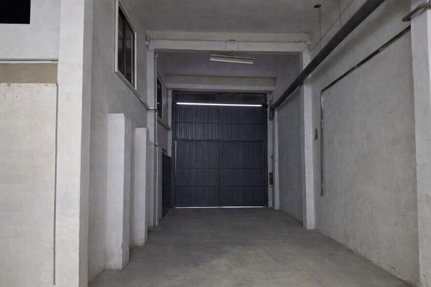 Industrial in Quart de Poblet for sale - Building Photo - Image 2 of 12