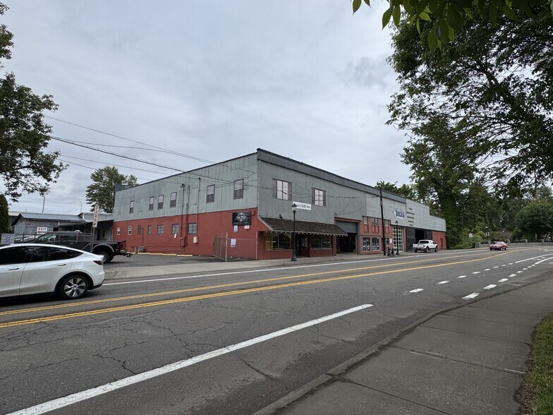 1625 Washington St, Oregon City, OR à vendre - Photo du bâtiment - Image 2 de 16