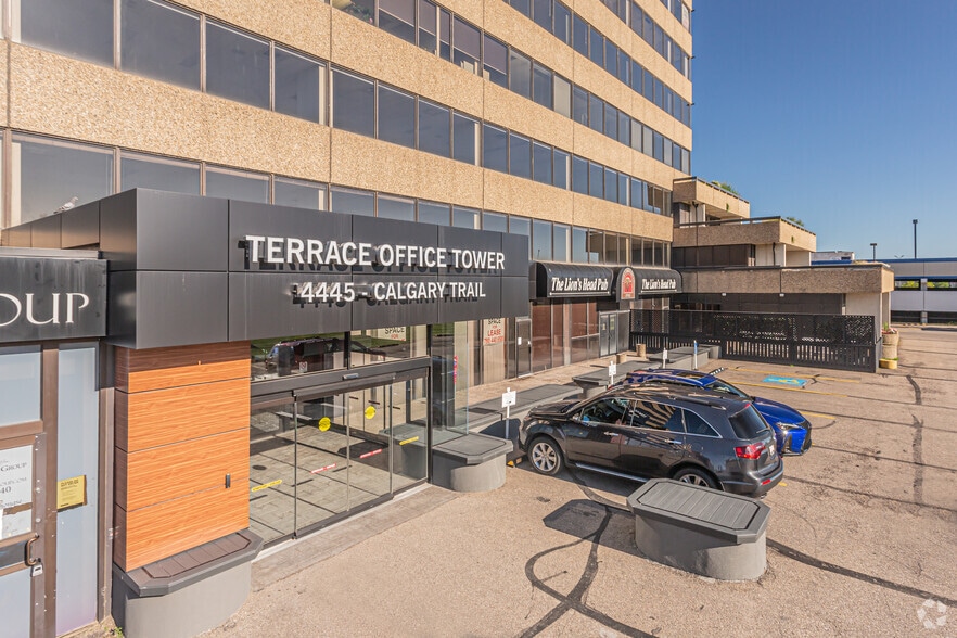 4445 Calgary Trl, Edmonton, AB for lease - Building Photo - Image 3 of 5