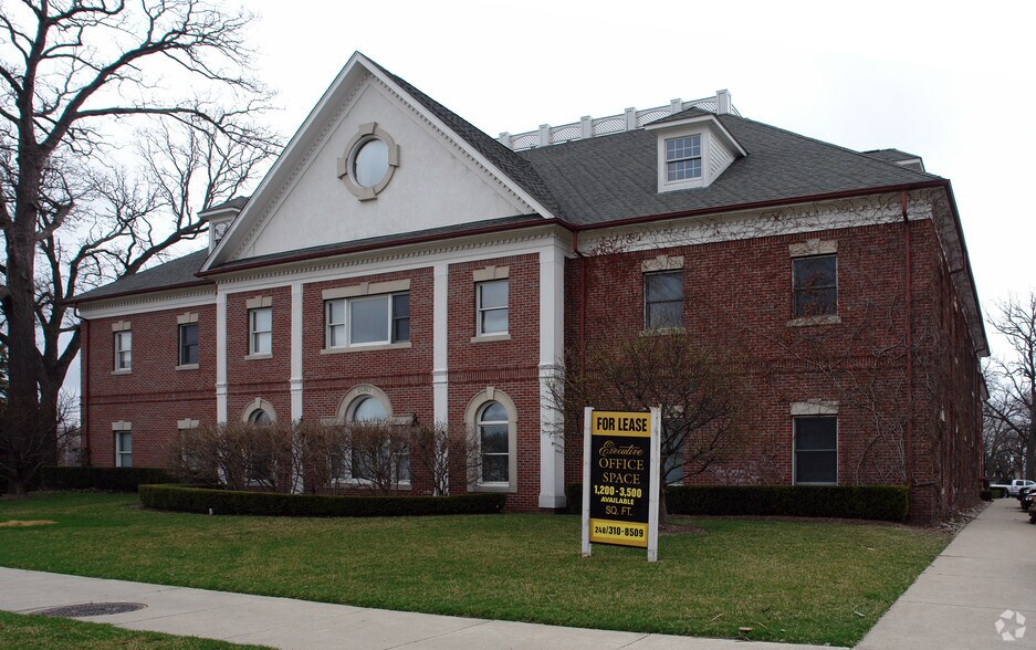 26862 Woodward Ave, Royal Oak, MI à louer - Photo du bâtiment - Image 3 de 29