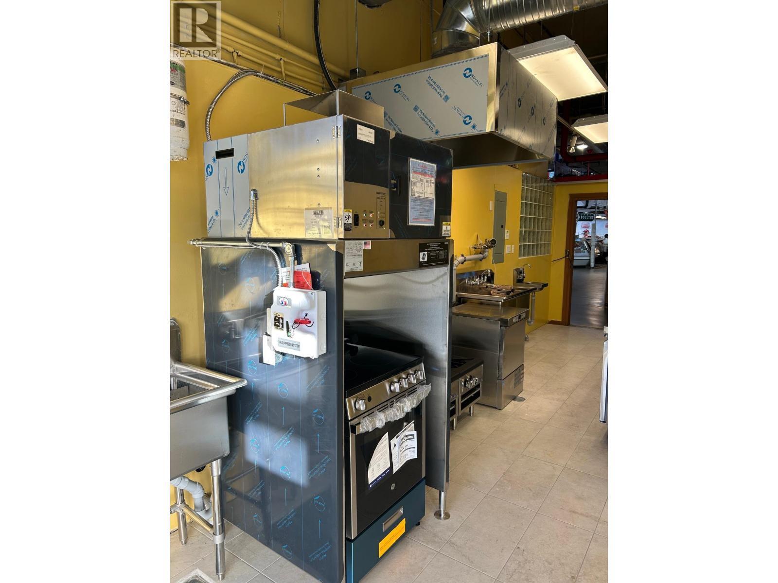 8260 Westminster Hwy, Richmond, BC à louer Photo intérieure- Image 1 de 7