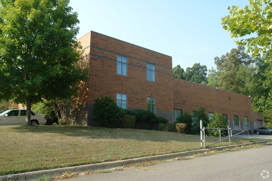 5001 Sirus Ln, Charlotte, NC for sale - Building Photo - Image 2 of 2