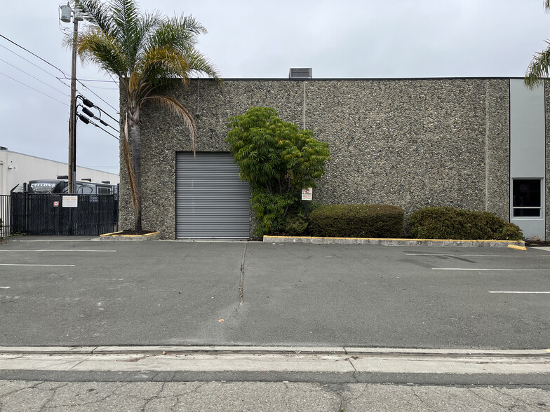 477 Roland Way, Oakland, CA for lease - Building Photo - Image 3 of 26