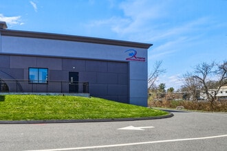 1199 Silas Deane Hwy, Wethersfield, CT à louer Photo intérieure- Image 1 de 32