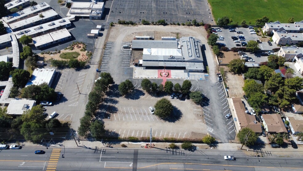 9989 Laurel Canyon Blvd, Pacoima, CA for sale - Building Photo - Image 1 of 7