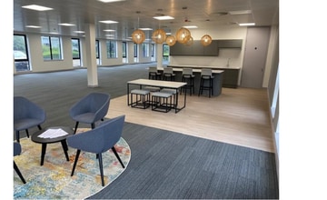 Manor Royal, Crawley à louer Photo intérieure- Image 2 de 3