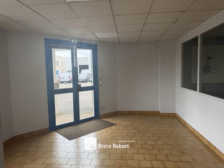17 Rue Jacquard, Chassieu for lease - Interior Photo - Image 3 of 8