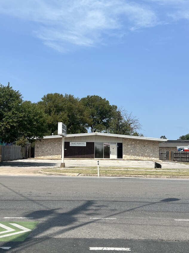 5608 Manor Rd, Austin, TX à vendre Photo principale- Image 1 de 2