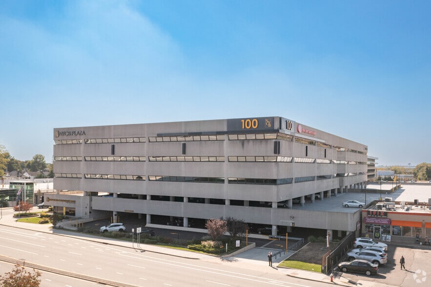 100 Duffy Ave, Hicksville, NY for lease - Building Photo - Image 2 of 8