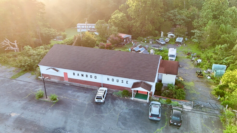 4819-4831 Seminole Trl, Charlottesville, VA à vendre - Photo du bâtiment - Image 3 de 6