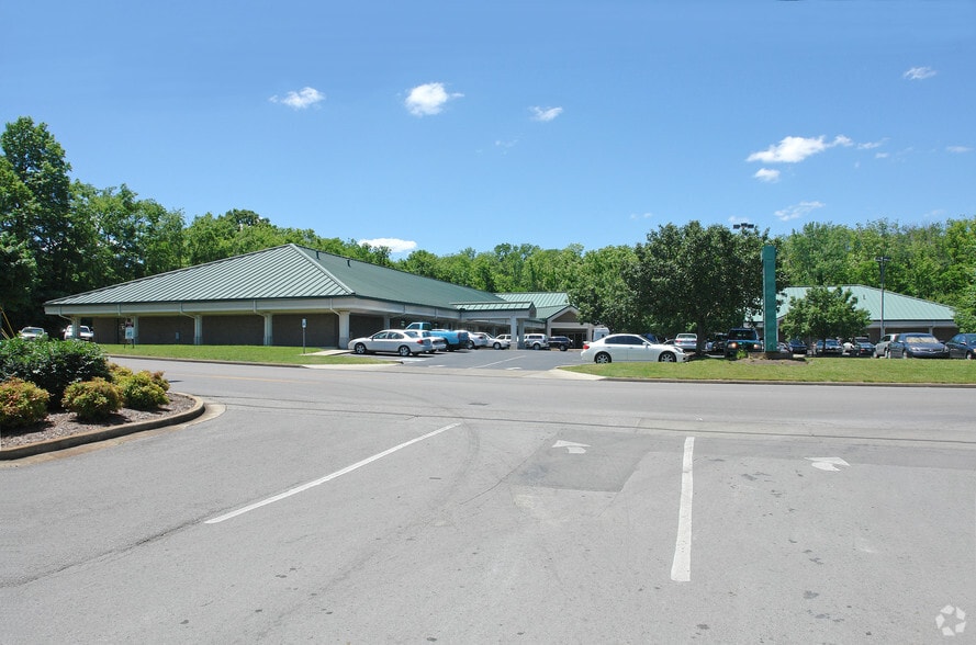 1001-1045 N Highland Ave, Murfreesboro, TN for lease - Building Photo - Image 2 of 23