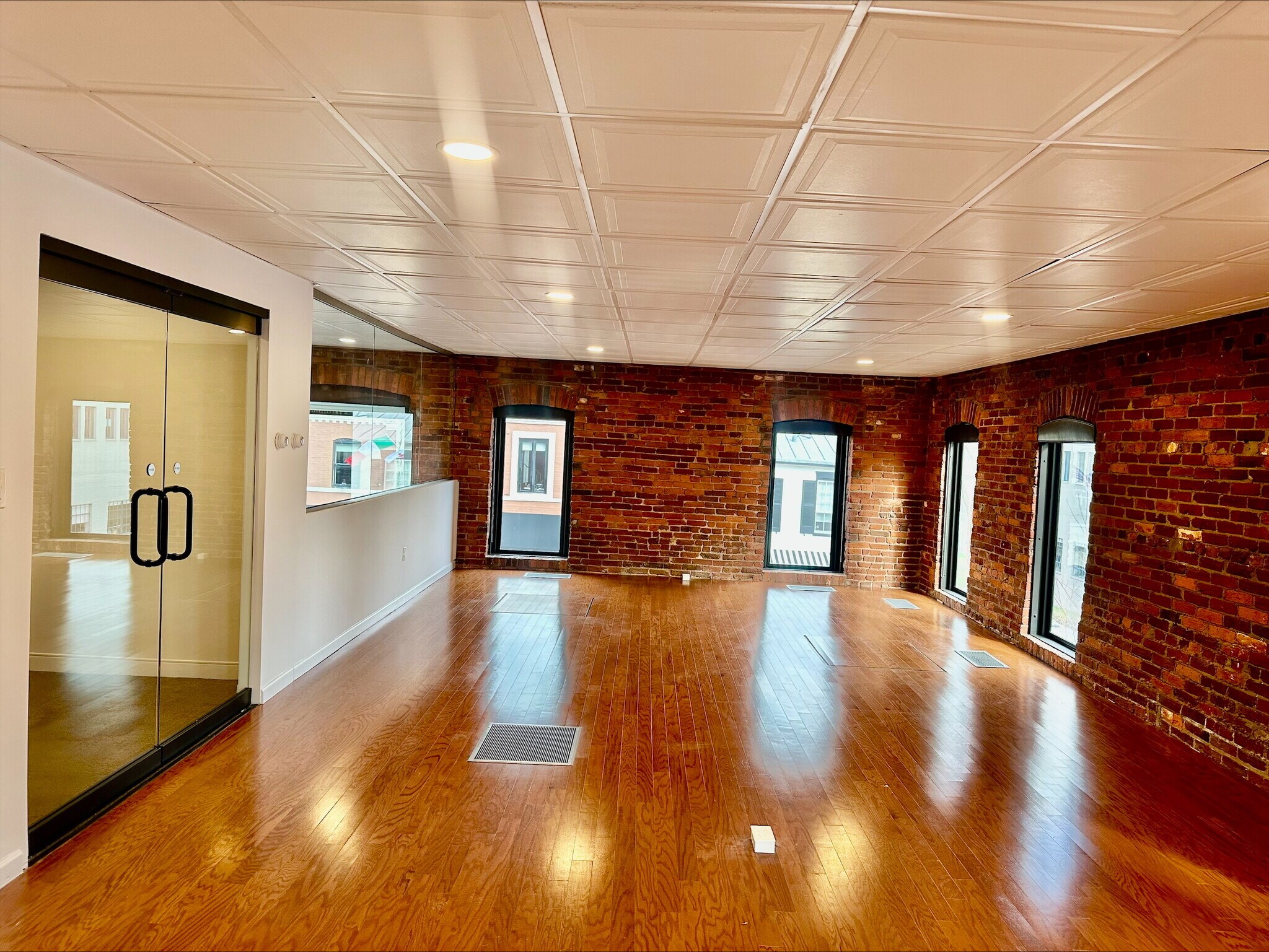 1054-1066 31st St NW, Washington, DC for lease Interior Photo- Image 1 of 9