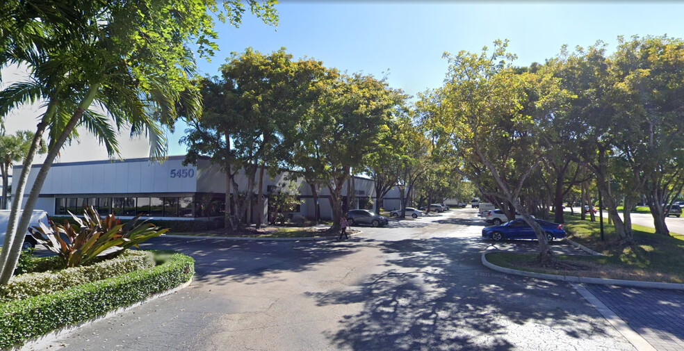 5440 NW 33rd Ave, Fort Lauderdale, FL for lease - Building Photo - Image 3 of 7