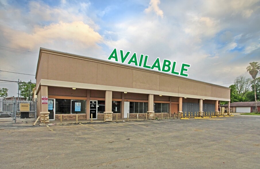 702-710 Glenburnie Dr, Houston, TX for lease - Building Photo - Image 2 of 4