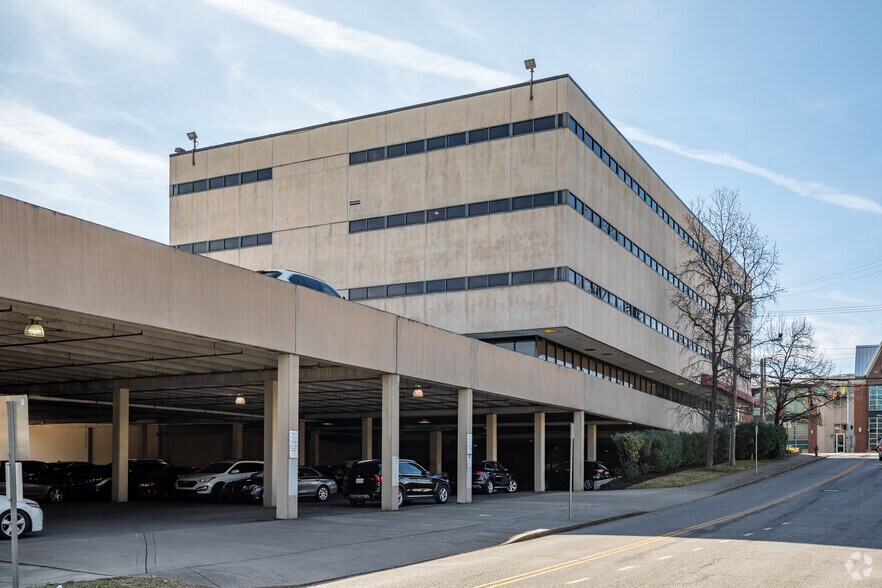 2200 21st Ave S, Nashville, TN à louer - Photo du bâtiment - Image 3 de 7