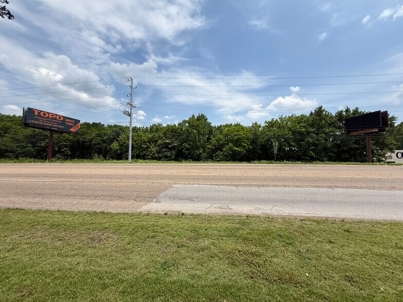 1556 Riverside dr, Chattanooga, TN à vendre - Photo du bâtiment - Image 2 de 3