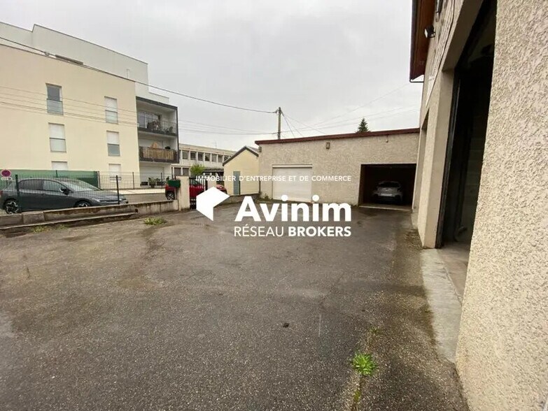 Flex dans Échirolles à louer - Photo du bâtiment - Image 3 de 10