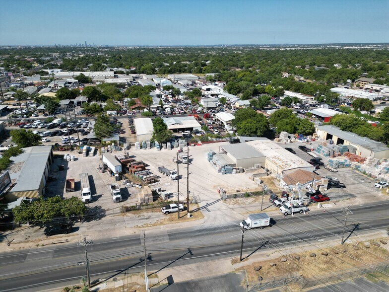 Kramer Ln and Lamar 2.364AC portefeuille de 4 propriétés à vendre sur LoopNet.ca - Photo du bâtiment - Image 1 de 7