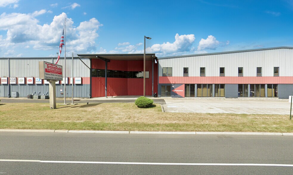 2501 Route 73 S, Cinnaminson, NJ à vendre - Photo du bâtiment - Image 1 de 2