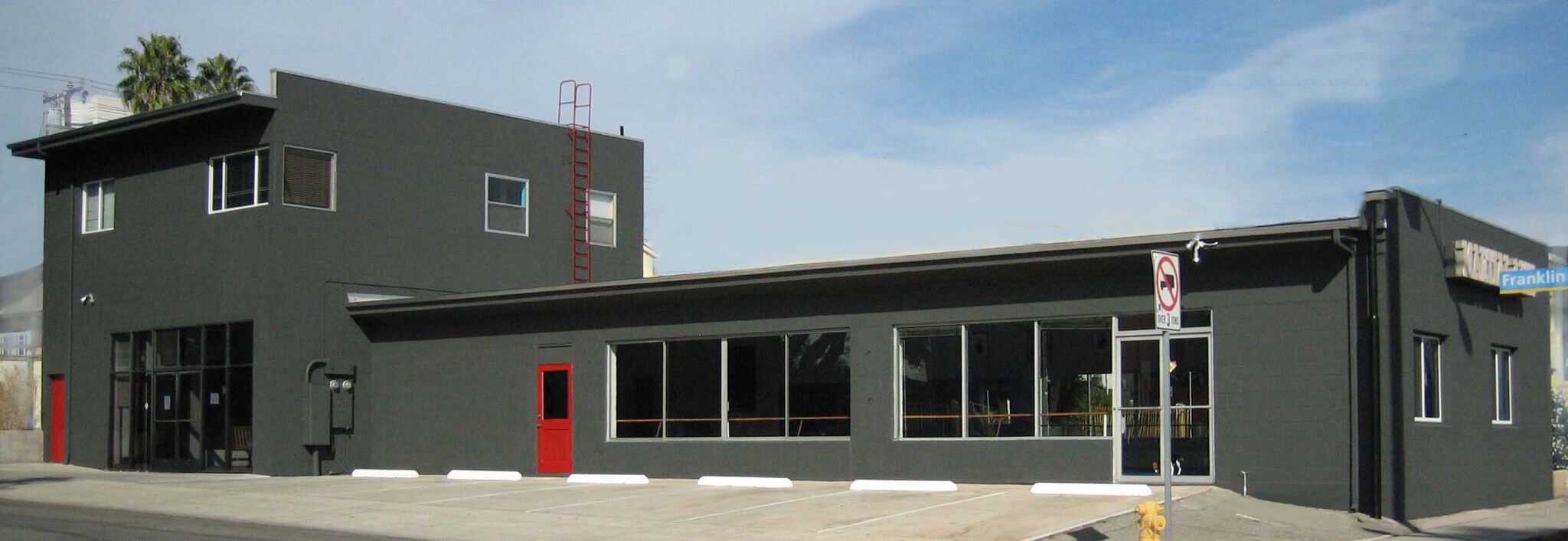 3201 Santa Monica Blvd, Santa Monica, CA à louer Photo principale- Image 1 de 5