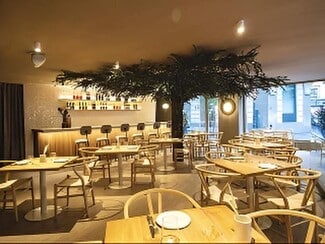 Plus de détails pour Commerce de détail à louer