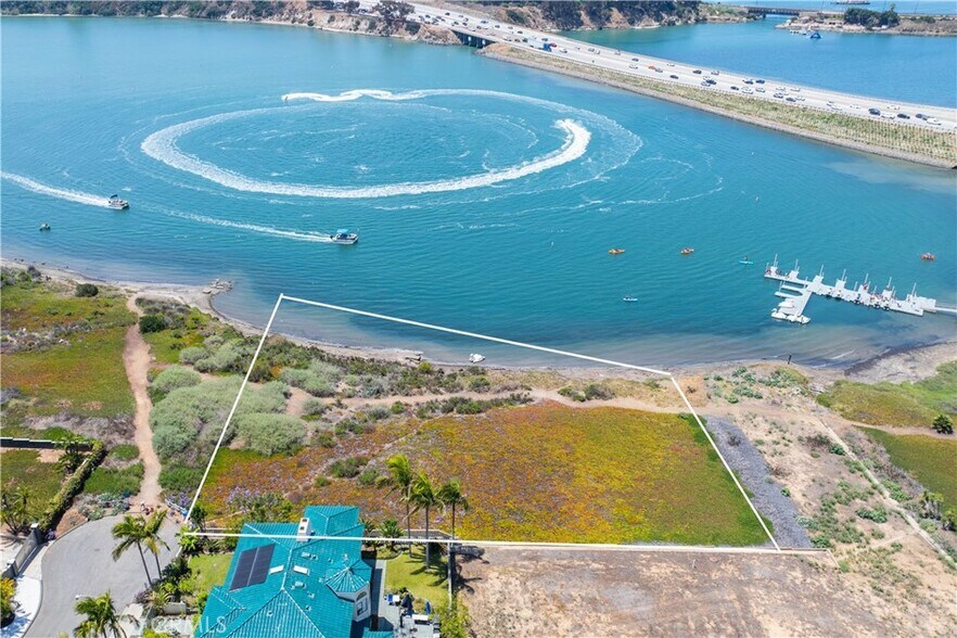 Hoover Street, Carlsbad, CA à vendre - Photo du bâtiment - Image 3 de 15