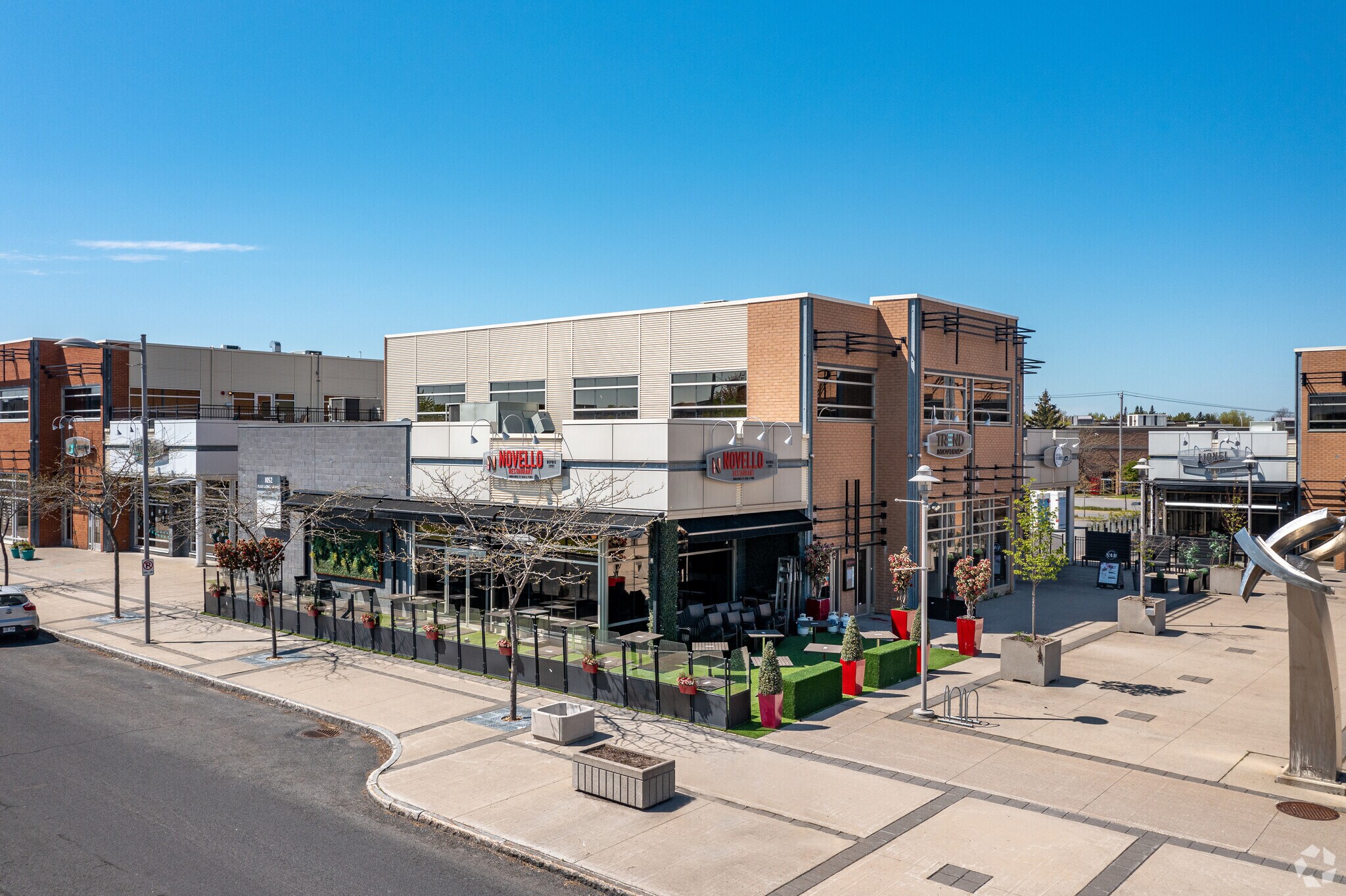 1052 Rue Lionel-Daunais, Boucherville, QC for sale Primary Photo- Image 1 of 1