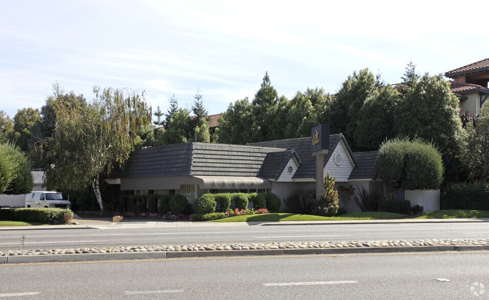 410 Saratoga Ave, San Jose, CA à vendre - Photo principale - Image 1 de 8