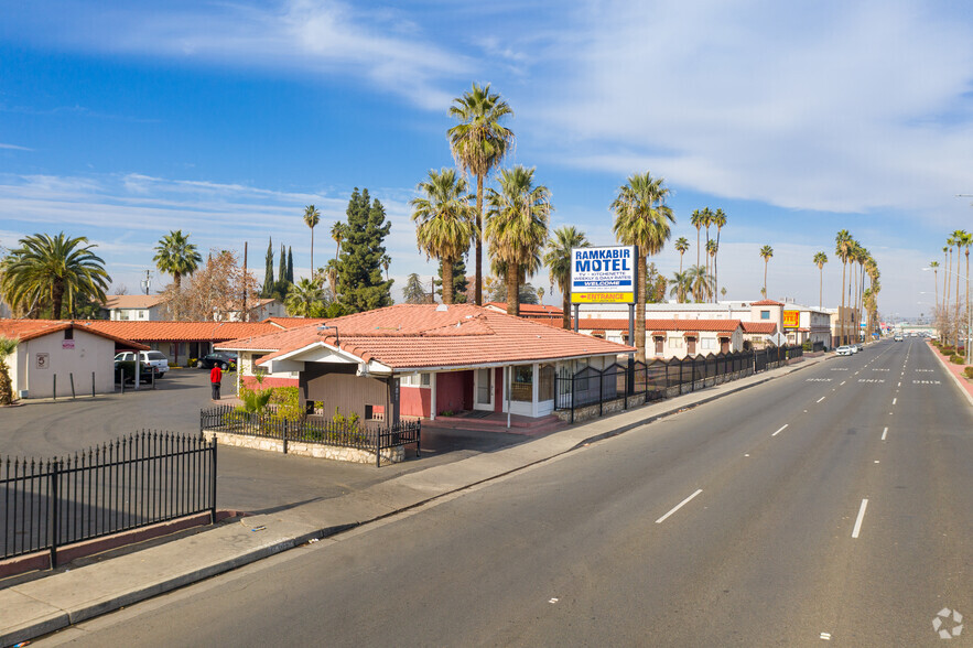 901 Union Ave, Bakersfield, CA à vendre - Photo principale - Image 1 de 1