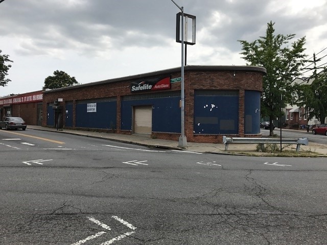 71-02-71-20 Cypress Hills St, Flushing, NY for lease - Building Photo - Image 2 of 2