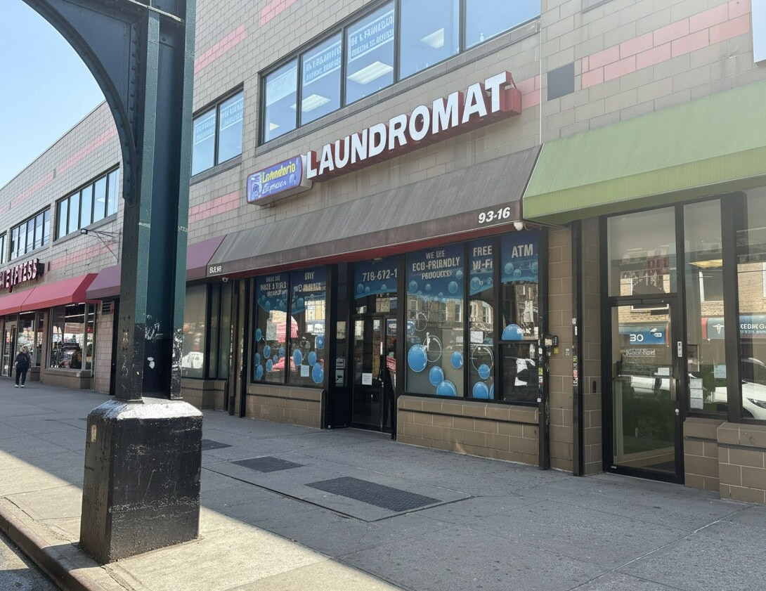 9316 Roosevelt Ave, Jackson Heights, NY for lease Primary Photo- Image 1 of 3