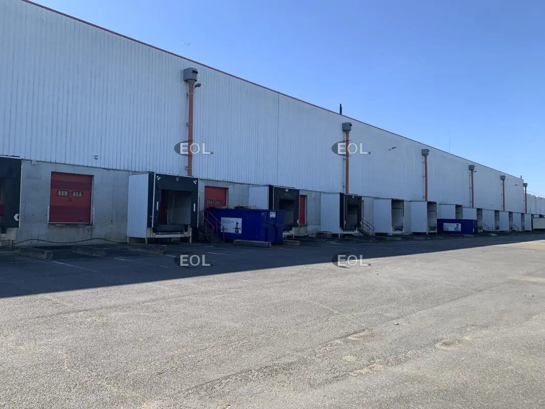 Industrial in Éragny for lease Building Photo- Image 1 of 17