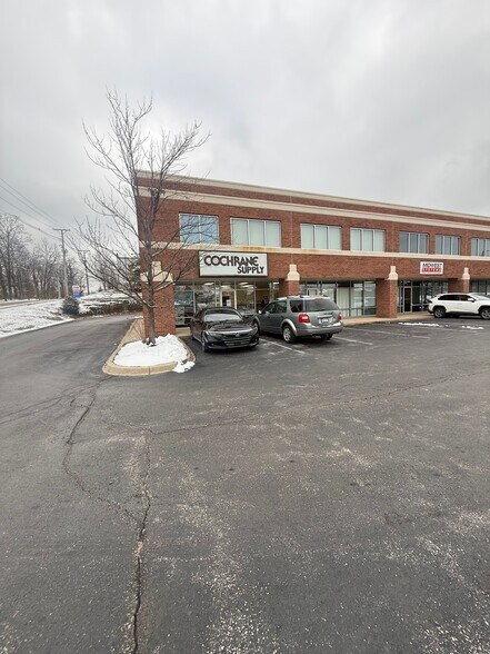 11501 Plantside Dr, Louisville, KY à louer - Photo du bâtiment - Image 3 de 13