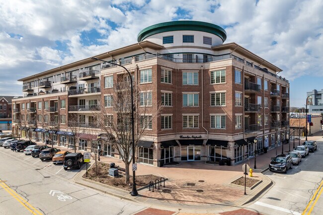 Plus de détails pour 100-110 S Emerson St, Mount Prospect, IL - Multi-résidentiel à vendre