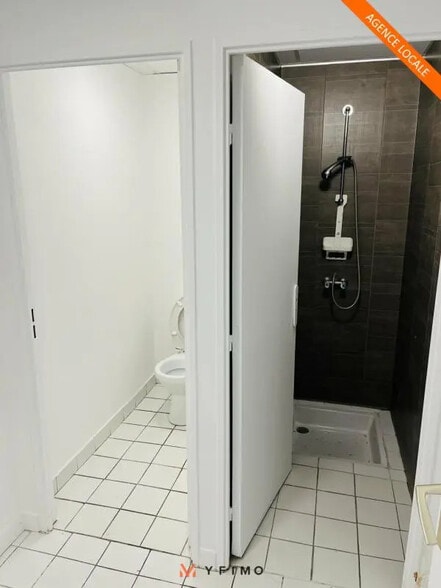 Flex in Coignières for lease - Interior Photo - Image 3 of 5