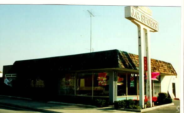 5530 Lincoln Ave, Cypress, CA à louer - Photo du bâtiment - Image 3 de 5