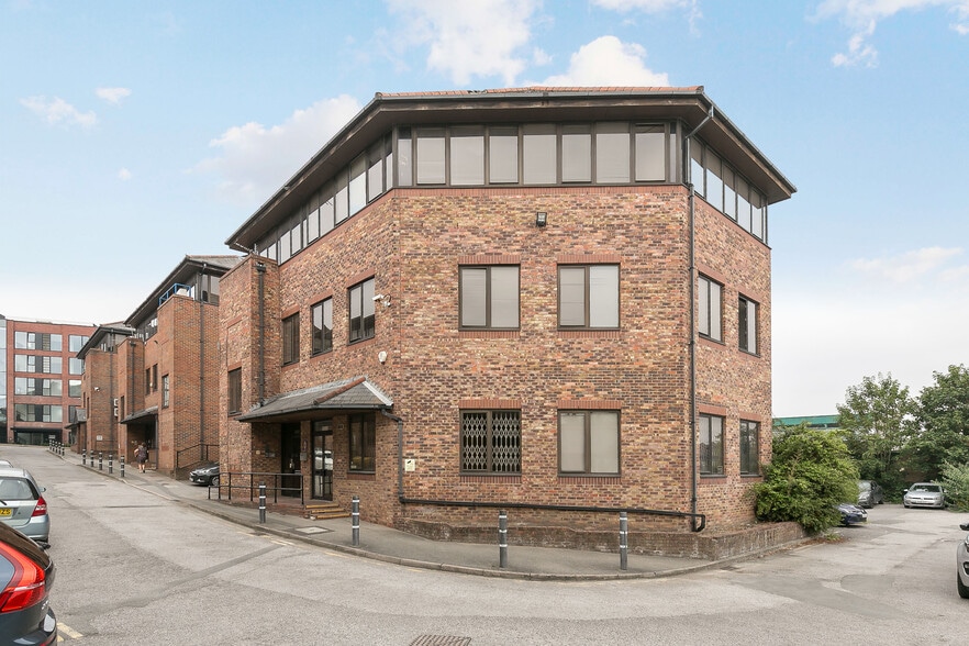 286 Chase Rd, London for lease - Primary Photo - Image 1 of 42