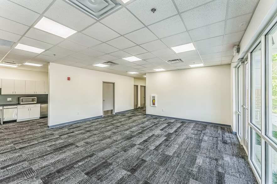 813 Jonesboro Rd, McDonough, GA for lease - Building Photo - Image 2 of 4