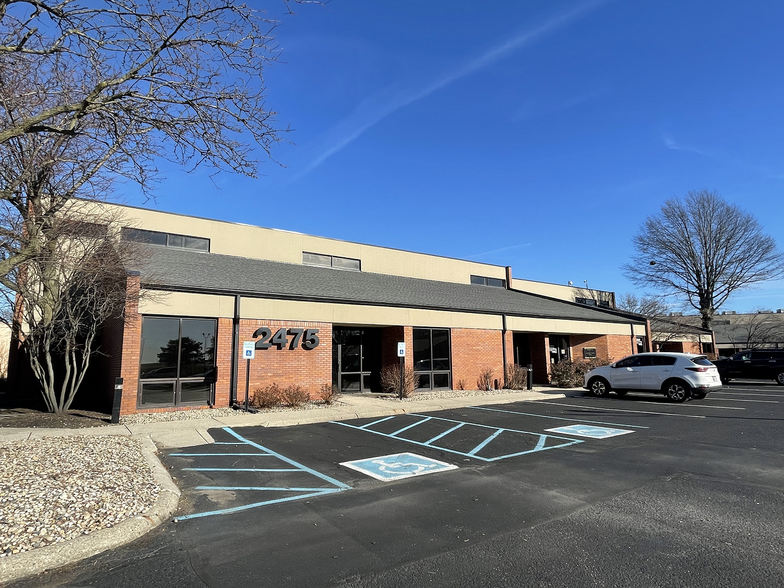 2401 Directors Row, Indianapolis, IN for lease - Building Photo - Image 1 of 28