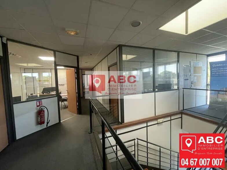 Flex in Montpellier for lease - Interior Photo - Image 2 of 4