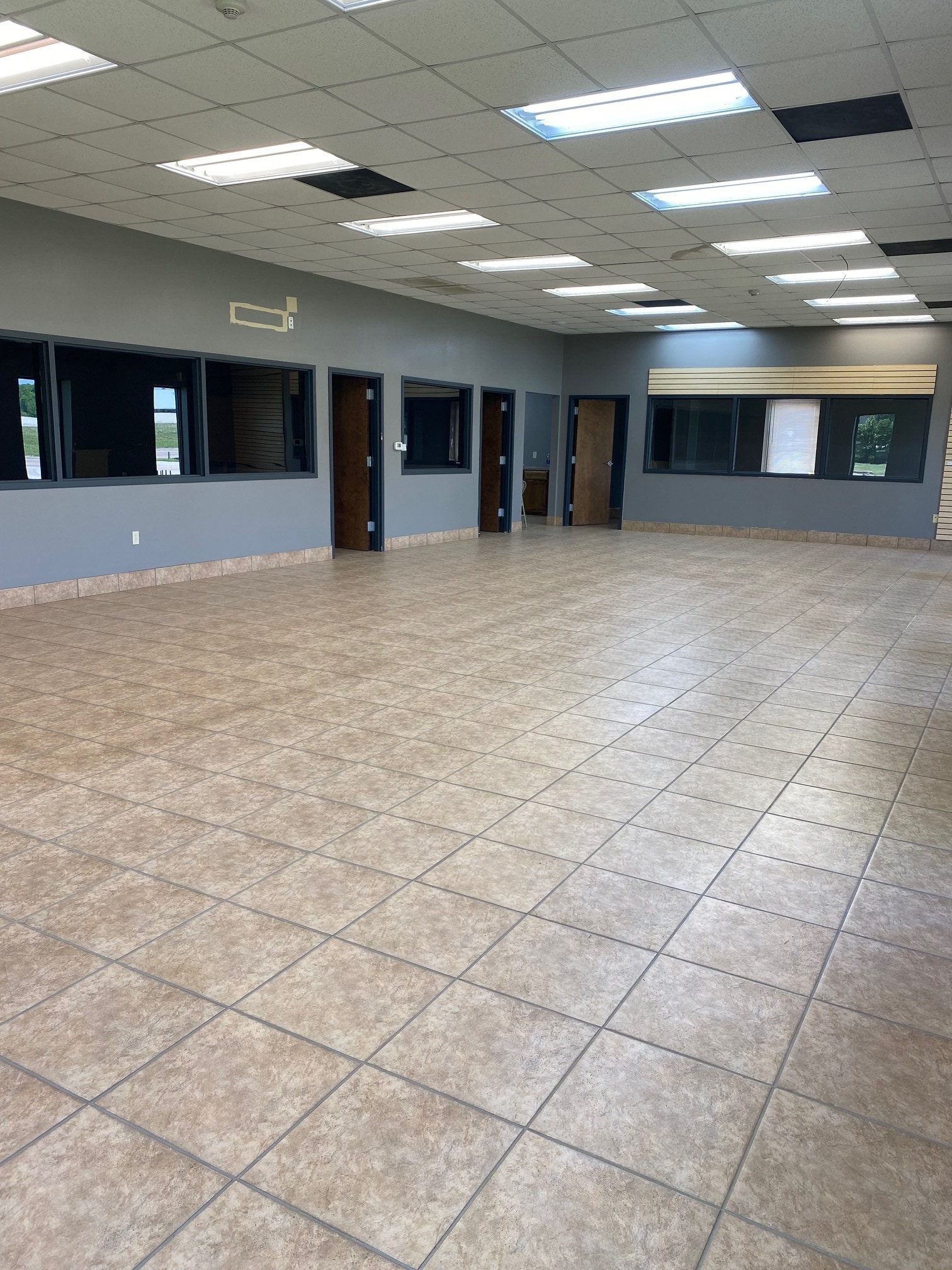 4355 W Cardinal Dr, Beaumont, TX for lease Interior Photo- Image 1 of 3