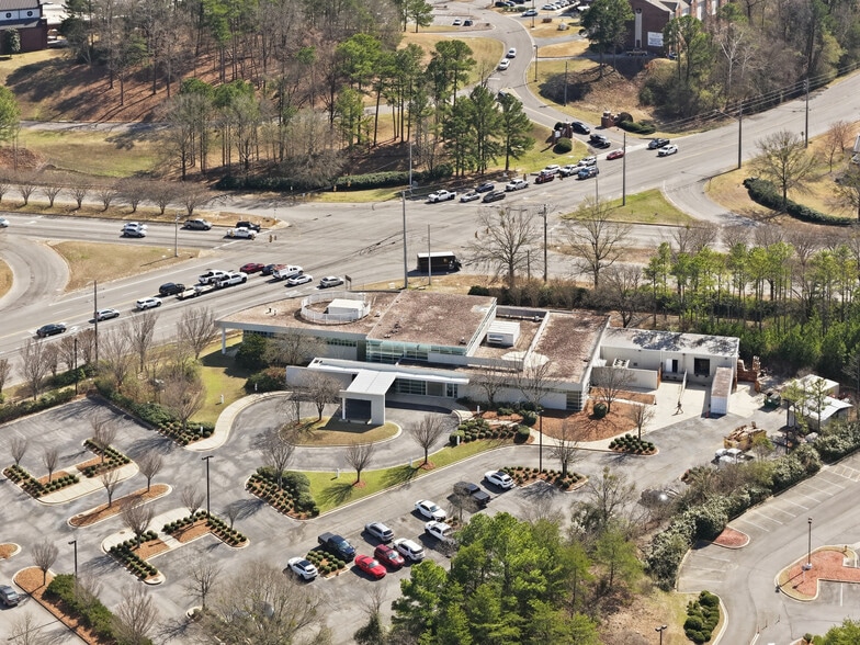 600 Lakeshore Pky, Birmingham, AL for sale - Building Photo - Image 3 of 4