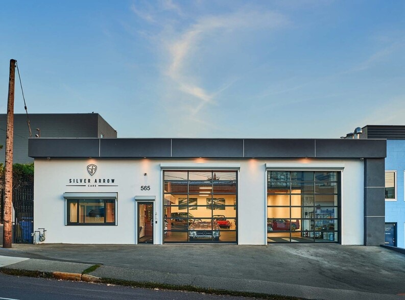 565 David St, Victoria, BC for sale - Building Photo - Image 1 of 6