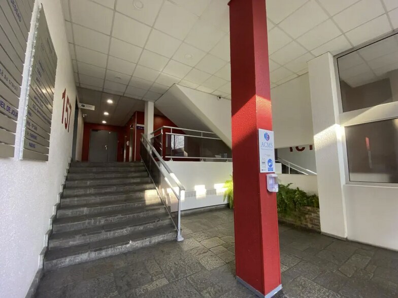 Bureau dans Bagneux à louer - Photo du bâtiment - Image 2 de 2