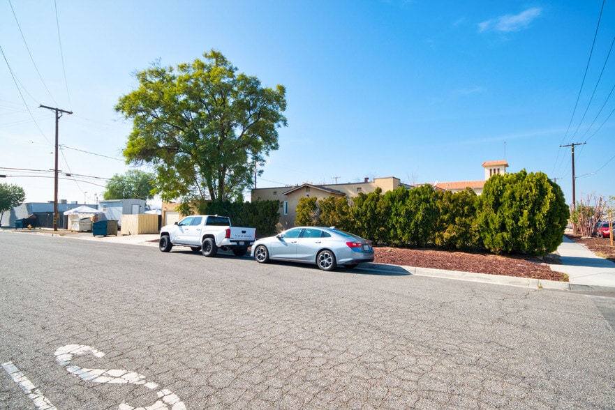 584 E H St, Colton, CA for sale - Building Photo - Image 3 of 18