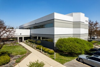 More details for 31500 W 13 Mile Rd, Farmington Hills, MI - Office for Sale