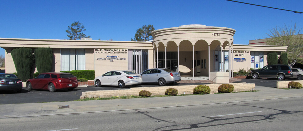 43713 20th St W, Lancaster, CA for lease - Building Photo - Image 1 of 3