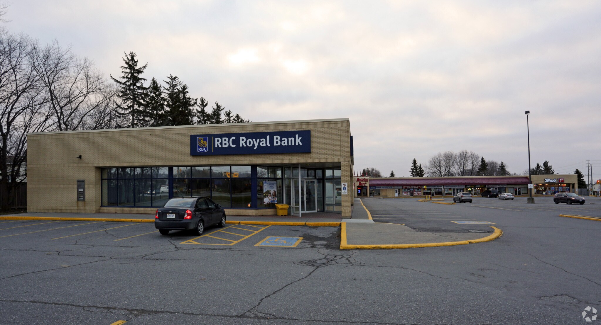 500-510 Hazeldean Rd, Ottawa, ON for sale Primary Photo- Image 1 of 1