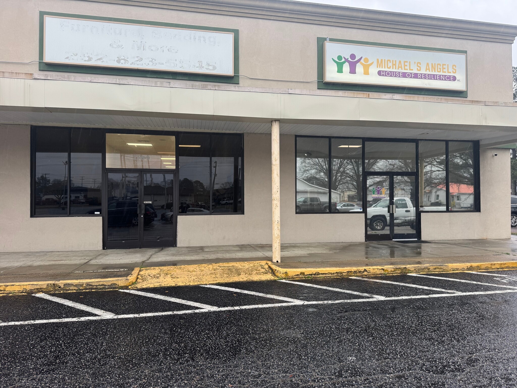 2111 Saint Andrew St, Tarboro, NC for lease Interior Photo- Image 1 of 8