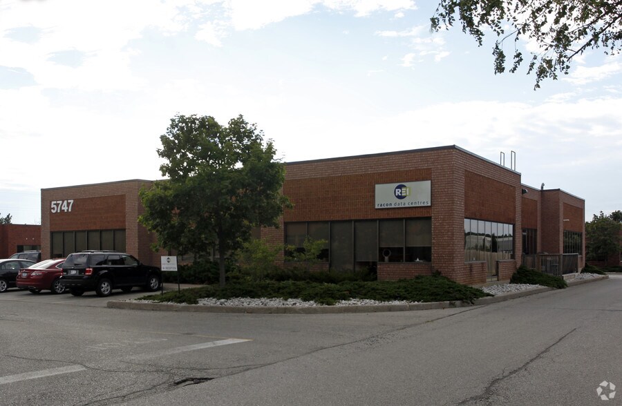 5747 Coopers Ave, Mississauga, ON for sale - Primary Photo - Image 1 of 1